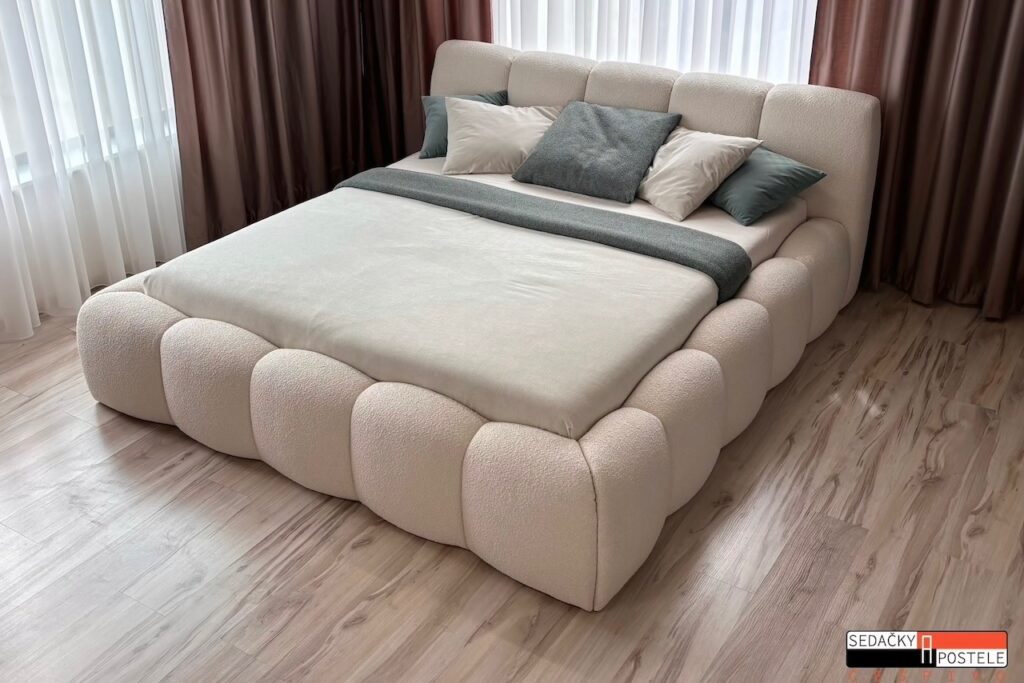 Moderní postel Boucle do prostoru Misurina